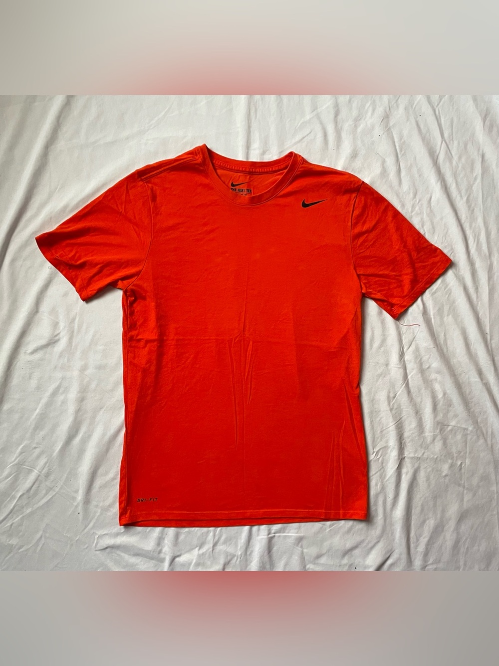 Nike Dri-FIT The Nike Tee Men’s Athletic Fit Crew Neck T-Shirt Orange M